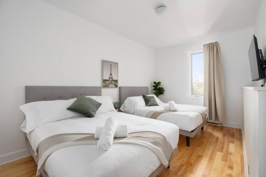 Apartamento Chic Mile-End 3Br Getaway - Free Parking, Sleeps 8 Montreal Exterior foto