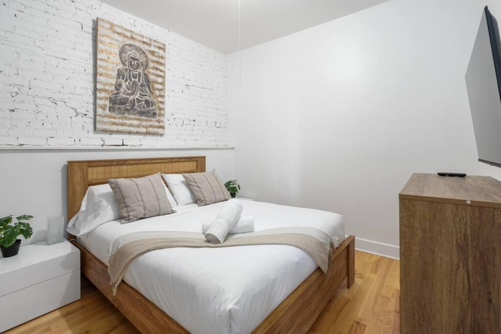 Apartamento Chic Mile-End 3Br Getaway - Free Parking, Sleeps 8 Montreal Exterior foto